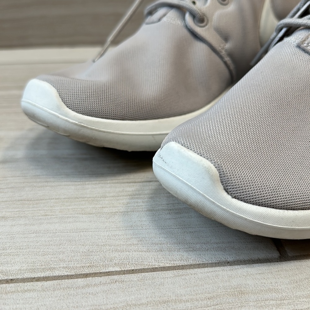 Grey Nikes - Picture 3 of 8